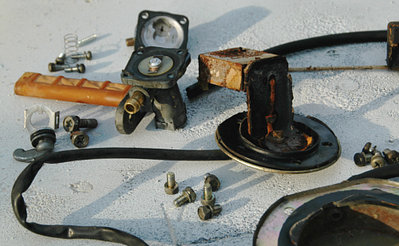 Anbauteile Tank 01.jpg (119.6 KiB) 19131 mal betrachtet Alle Teile sind noch da ...