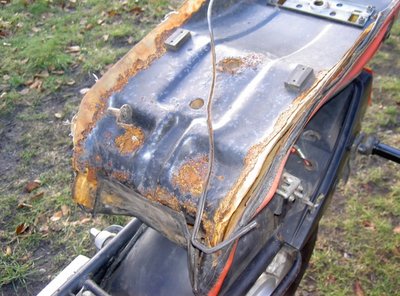 PICT2577.JPG (280.54 KiB) 7441 mal betrachtet Die Basis ist am bröckeln